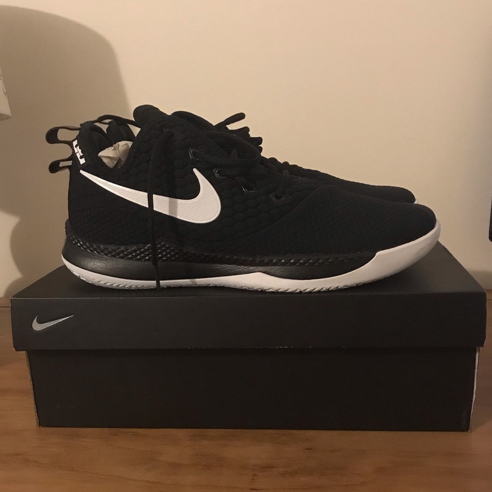 Lebron Witness III Nike Basketball Shoes Men’s